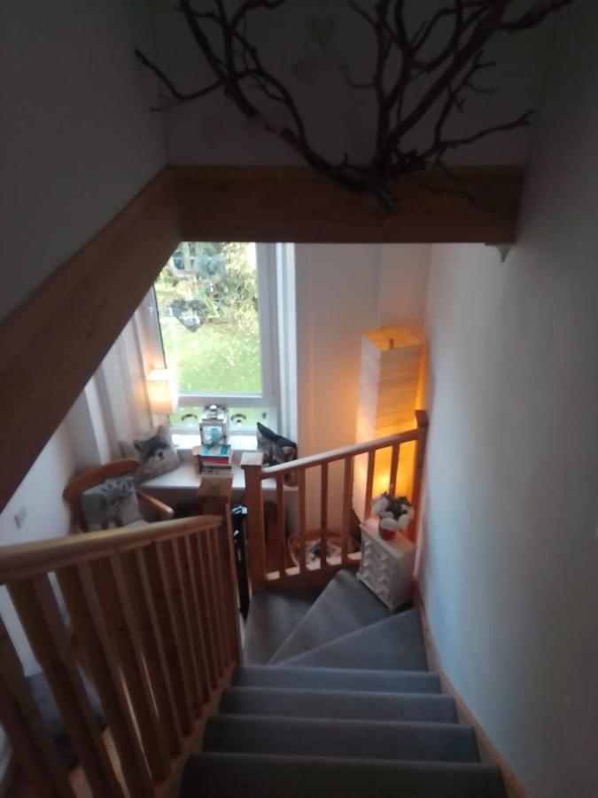 Village Life- Private Attic Suite - Living Room, Bedroom And Bathroom Newtown St Boswells 外观 照片