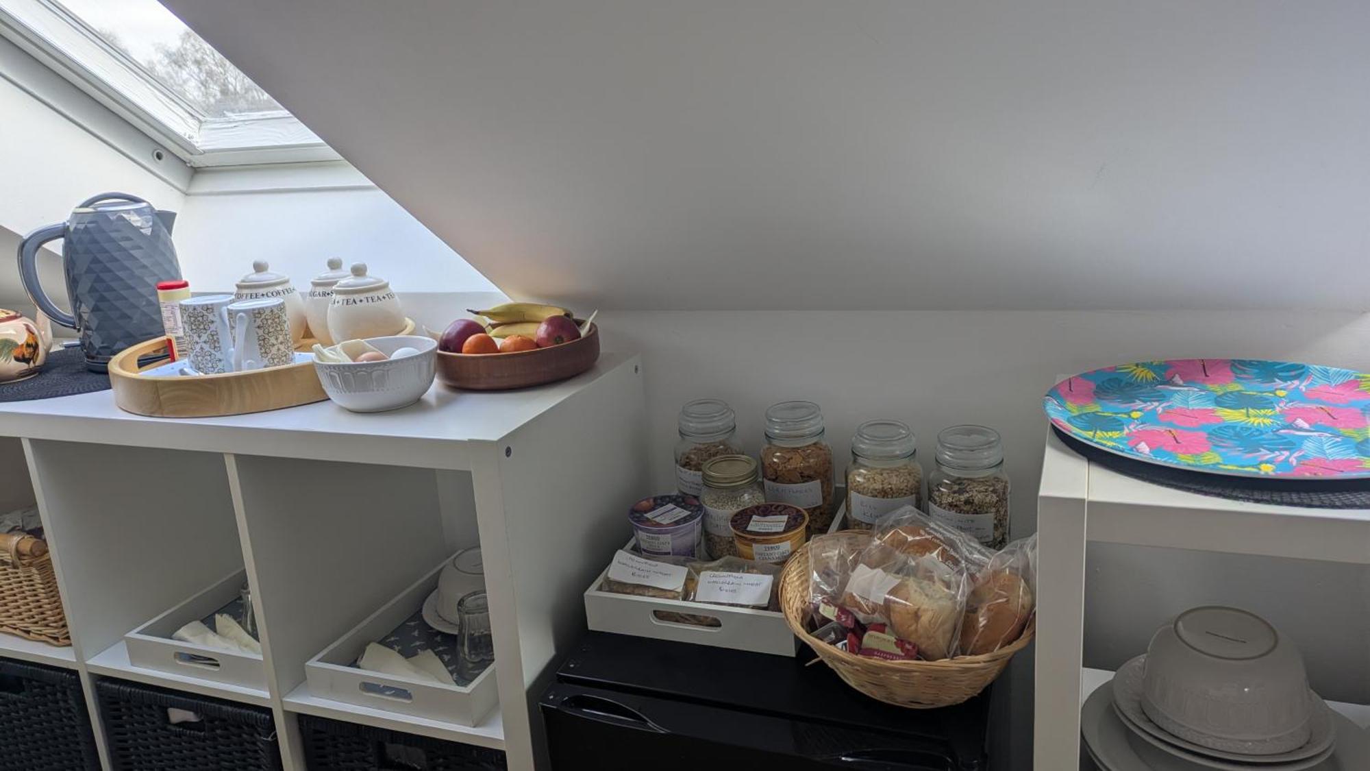 Village Life- Private Attic Suite - Living Room, Bedroom And Bathroom Newtown St Boswells 外观 照片