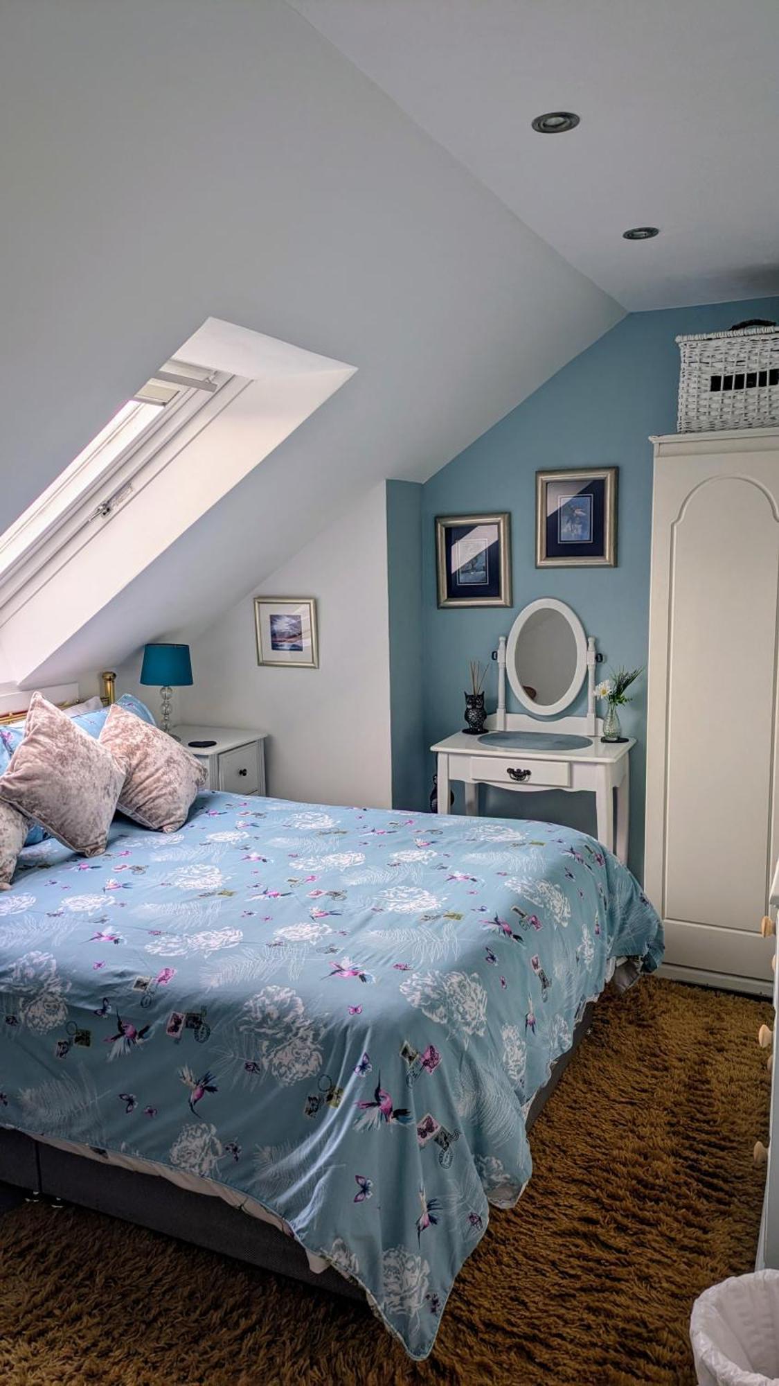 Village Life- Private Attic Suite - Living Room, Bedroom And Bathroom Newtown St Boswells 外观 照片
